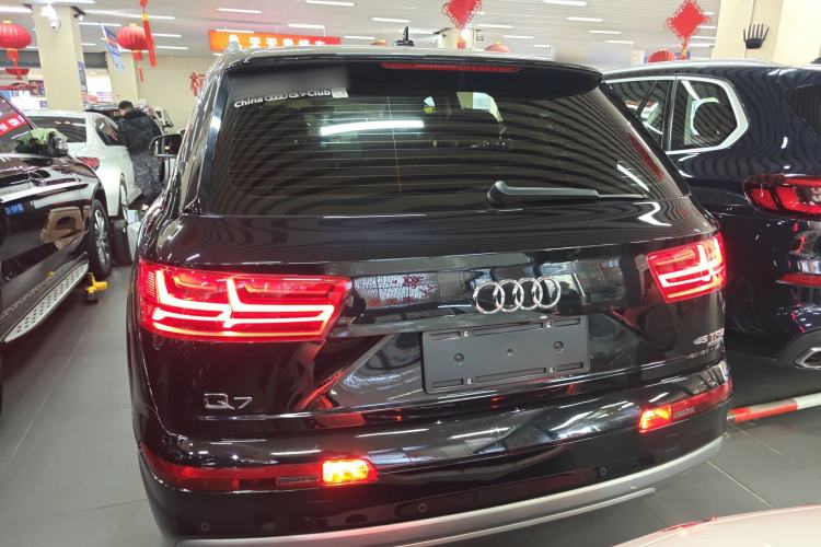Used Audi Q7 2019 45 TFSI Comfort Model
