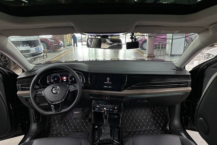 Used Volkswagen Passat 2020 330TSI Luxury Edition China VI
