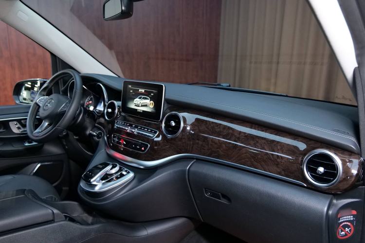 Used Mercedes-Benz V-Class 2018 V 260 L Prestige Extended Version China VI
