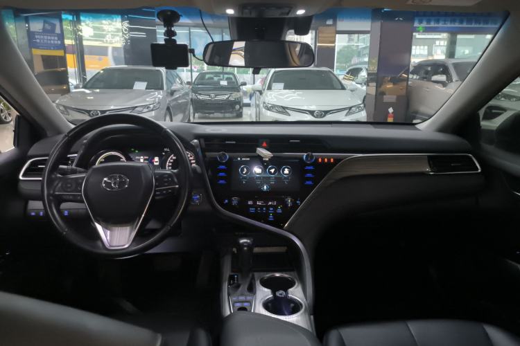 Used Toyota Camry 2019 Dual-Engine 2.5 HG Luxury Edition China VI Standard