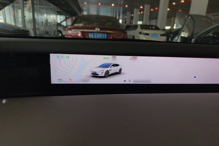 Used  12 2024 700 Three-Laser Rear-Wheel Drive Luxury Edition
