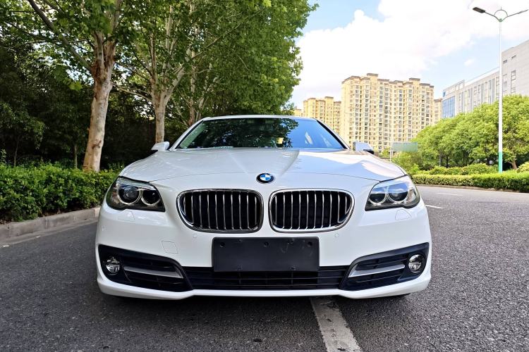 Used BMW 5 Series 2014 520Li Elegant Model
