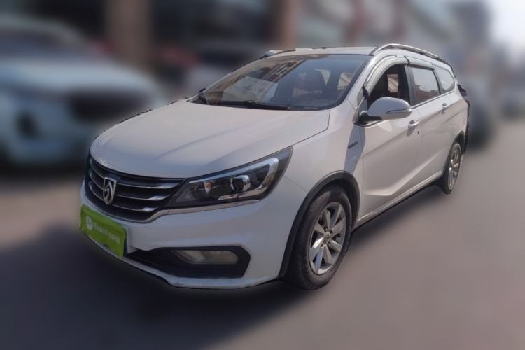 Used Baojun 310W 2017 1.5L Manual Fashion Model China V