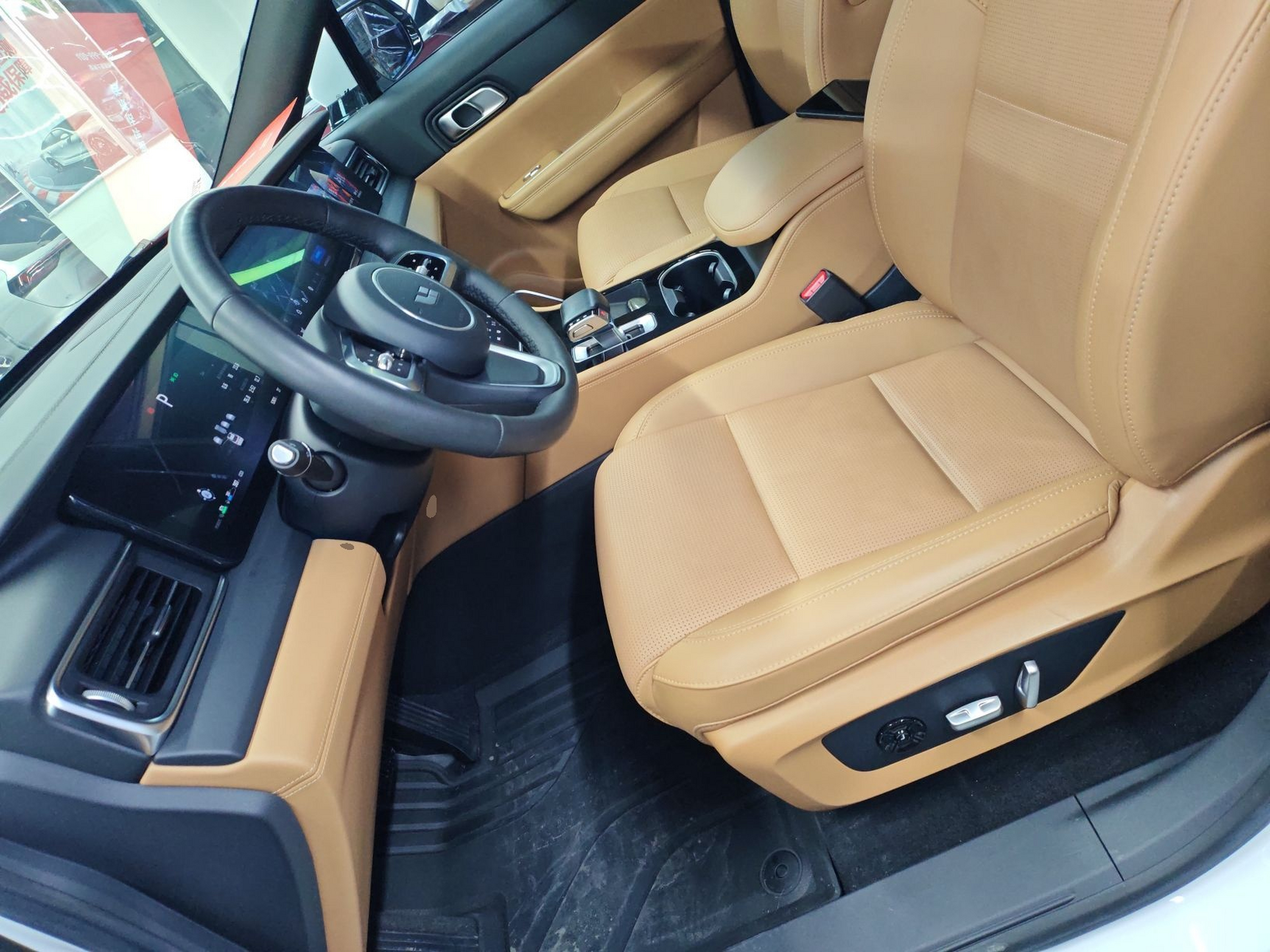 المقاعد الأمامية داخل السيارة