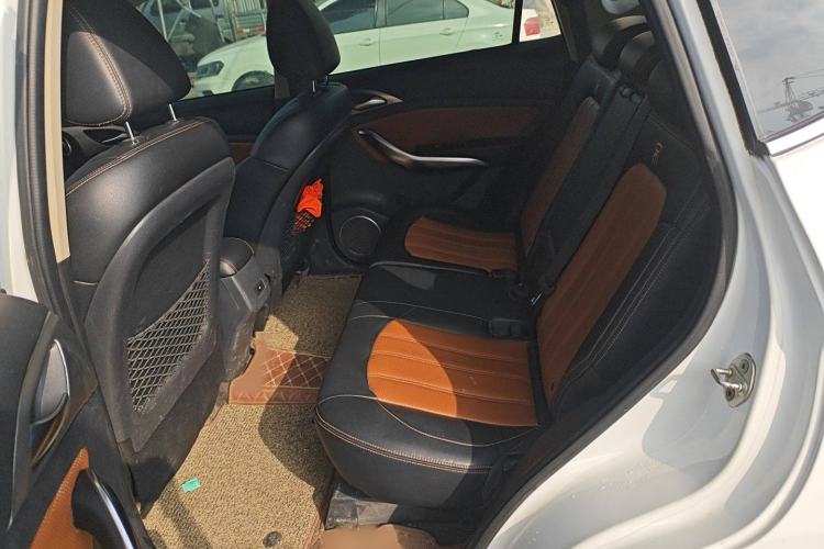 Used BYD Song 2016 GaiShi Edition 1.5TI Manual Elite Model
