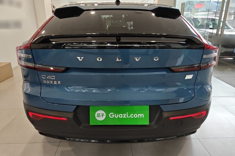 Used Volvo C40 2024 Long-Range PRO Version
