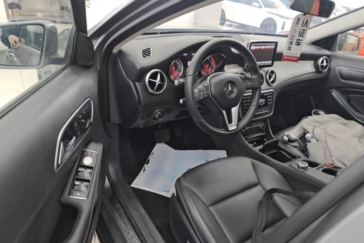 Used Mercedes-Benz GLA 2015 GLA 200 Fashion Model
