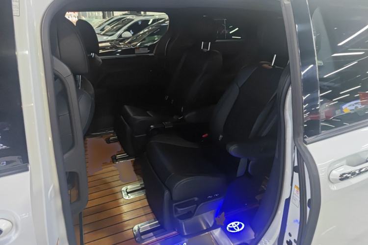 Used Toyota Sienna 2021 2.5L Hybrid Ultimate Edition