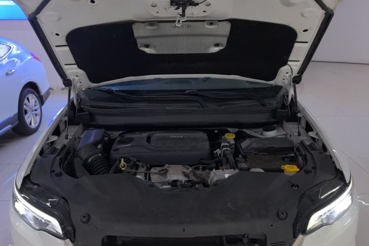 Used  Cherokee 2019 2.0T Two-Wheel Drive Smart Enjoyment Version China V
