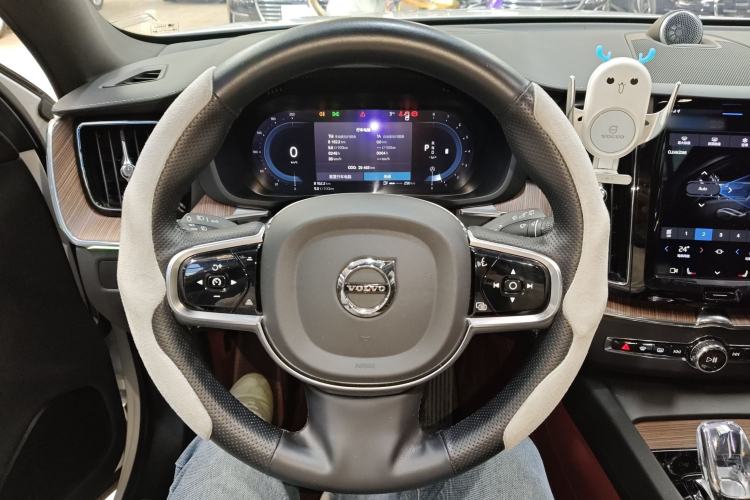 Used Volvo XC60 2024 B5 4x4 Smart Luxury Edition

