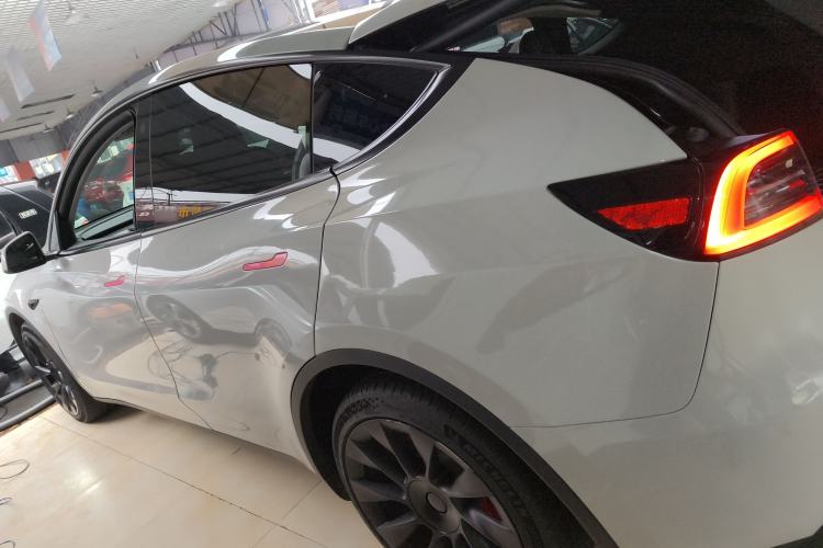 Used Tesla Model Y 2022 Long-Range All-Wheel-Drive Version