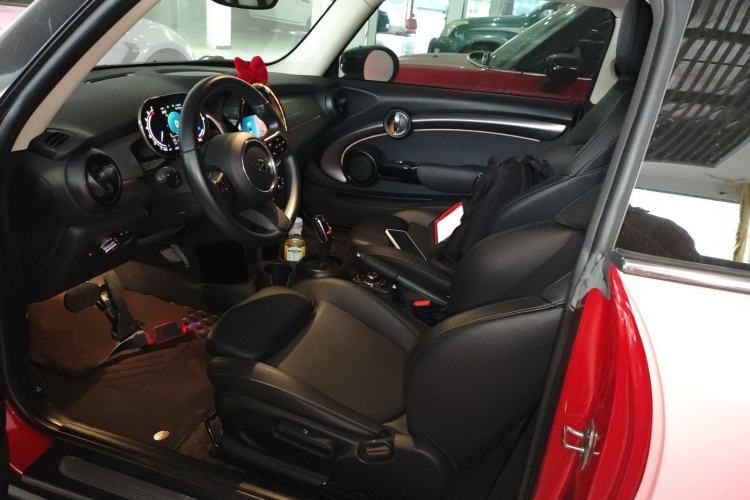 Used  MINI 2022 1.5T COOPER Classic Edition
