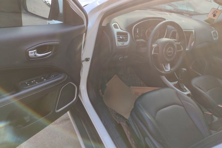 Used  Compass 2019 200T Automatic Family Edition - Connected Large Screen Version