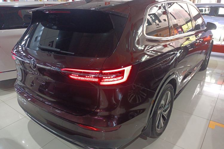 Used Volkswagen Viloran 2022 380TSI Luxury Edition
