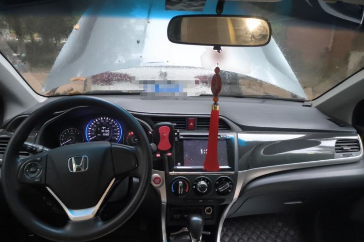 Used Honda Crider 2013 1.8L automatic luxury edition
