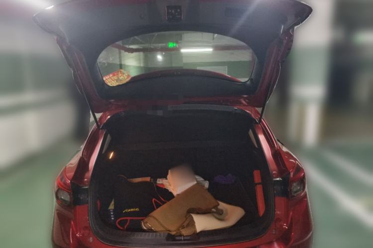 Used Mazda Mazda 3 Axela 2017 Hatchback 2.0L Automatic Luxury Model Emission Standard China V
