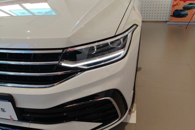 Used Volkswagen Tiguan L 2024 Outstanding Model 330TSI Automatic Two-Wheel Drive R-Line Dragon Glory Edition