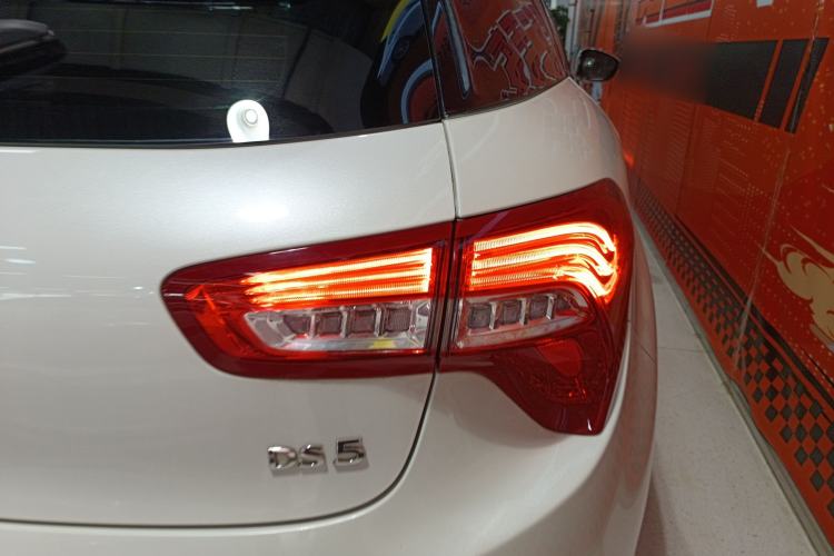 Used DS 5 2014 1.6T Luxury Edition THP160
