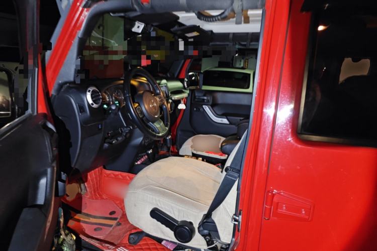 Used Jeep Wrangler 2014 2.8TD Sahara Four-Door Edition
