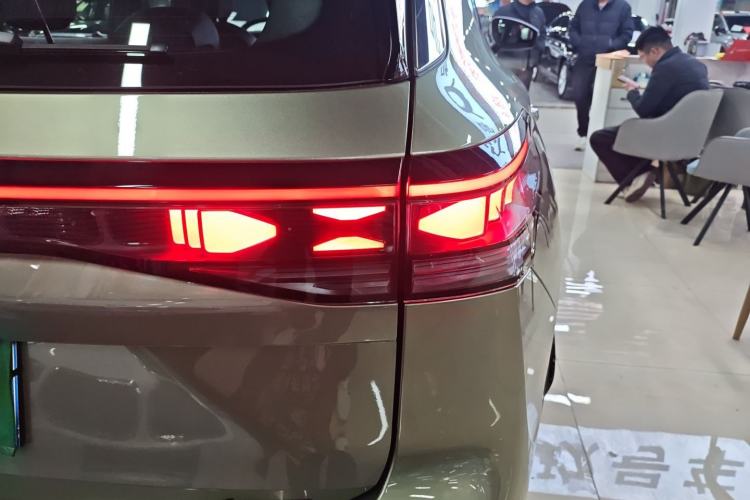 Used Volkswagen Tayron 2025 Tiguan L 380TSI 4Motion Luxury
