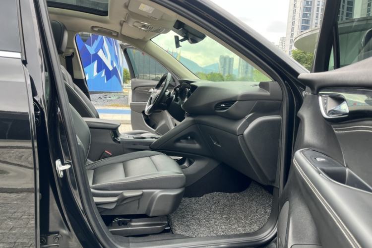 Used Buick Envision 2022 Encore S 552T Two-Wheel-Drive Luxury Model
