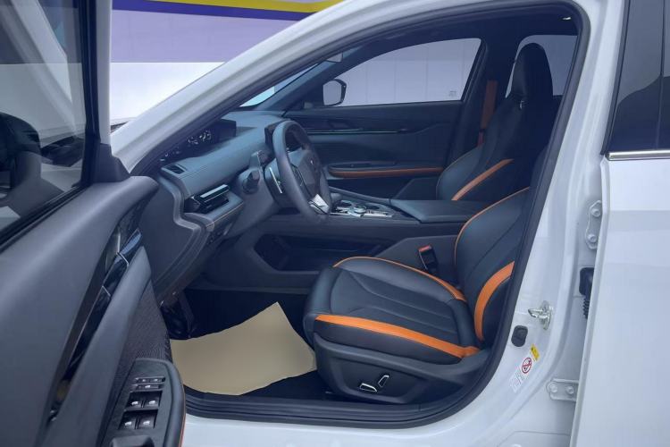 Used Changan UNI-V 2023 1.5T Prestige Model
