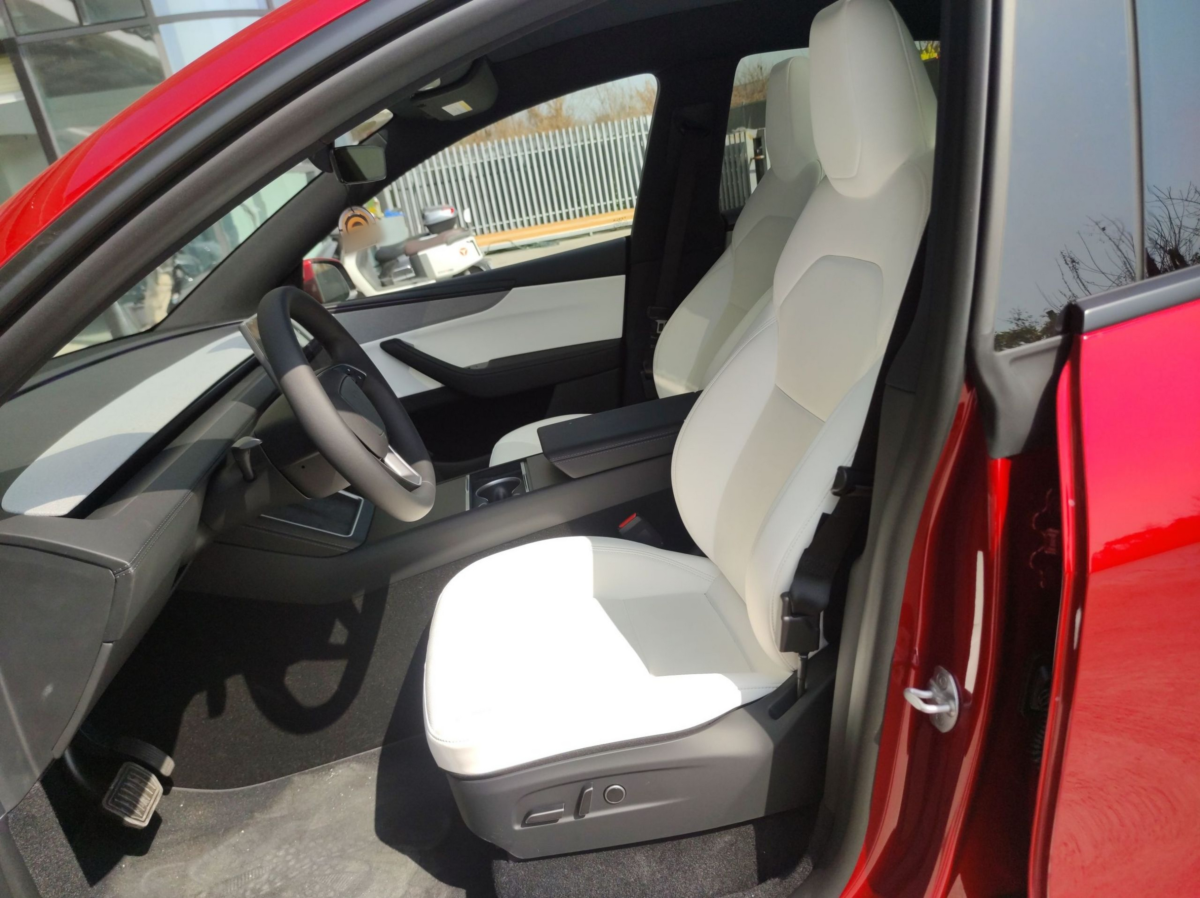 Переднее сиденье в автомобиле