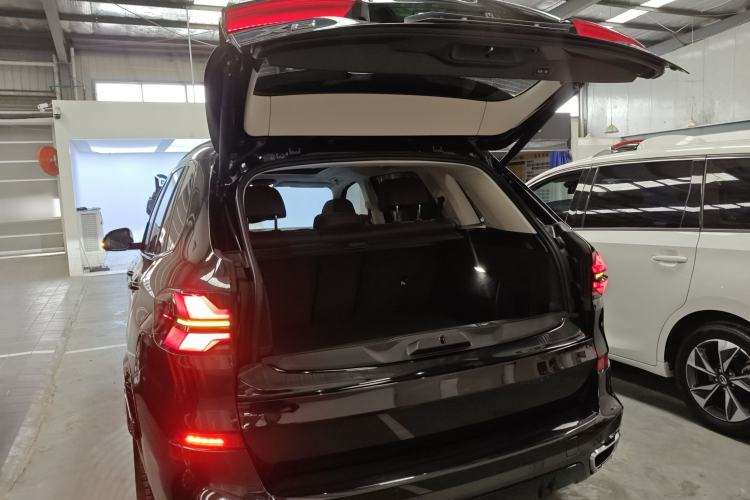 Used BMW X5 2023 xDrive 30Li Luxury M Sport Night Edition Package
