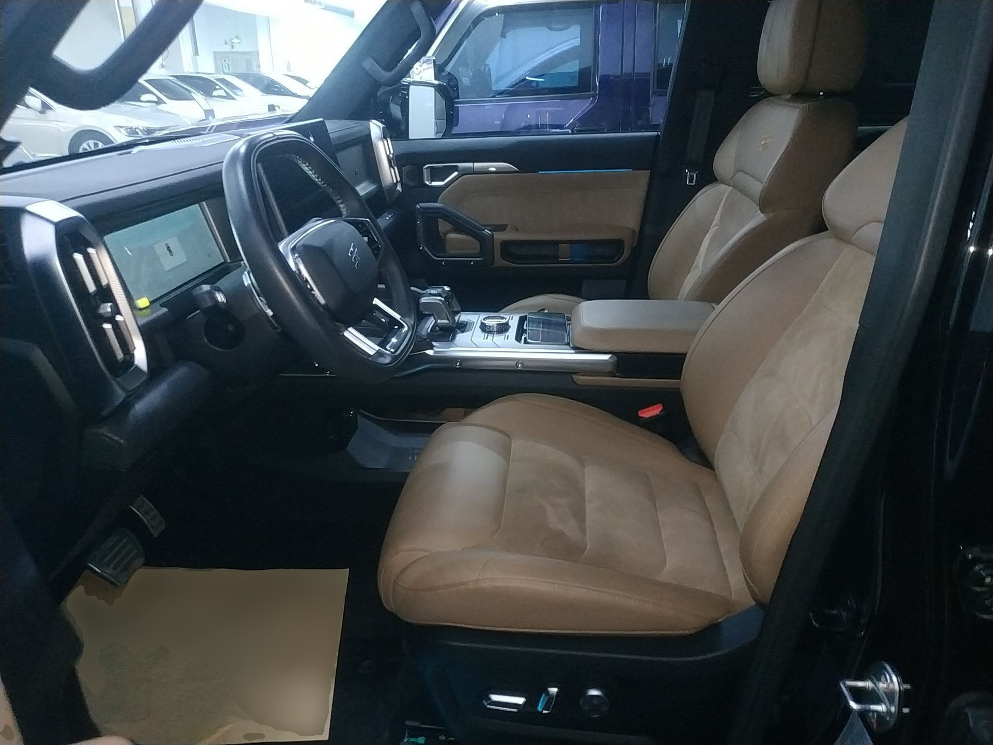 المقاعد الأمامية داخل السيارة