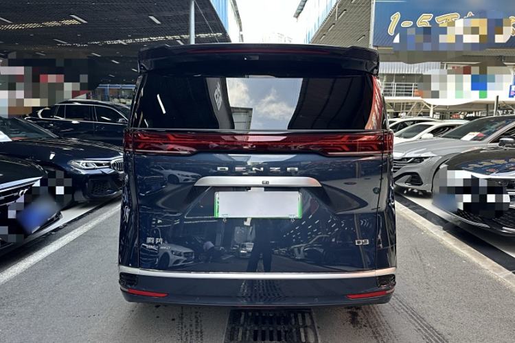 Used Denza D9 2022 DM-i 970 Four-Wheel Drive Flagship Model
