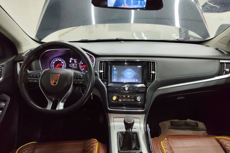 Used Roewe RX5 2016 20T Two-Wheel Drive Manual Flagship Edition
