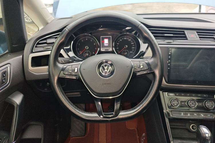 Used Volkswagen Touran 2016 Volkswagen Touran L 280TSI DSG Luxury Edition