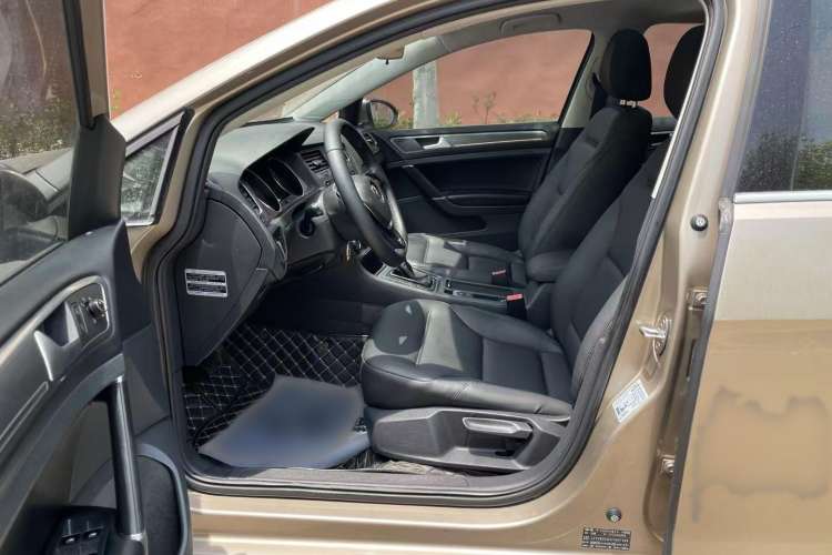 Used Volkswagen Golf 2015 1.4TSI Automatic Comfort Model
