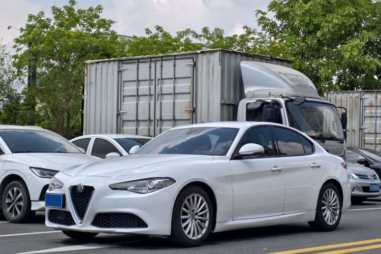 Used Alfa Romeo Giulia 2017 2.0T 200HP Elite Edition
