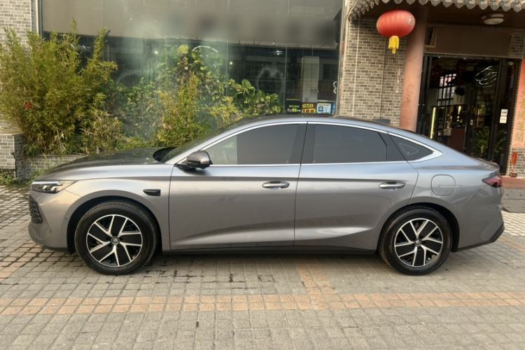 Used BYD Qin L 2025 DM-i Smart Drive 120KM Leading Model