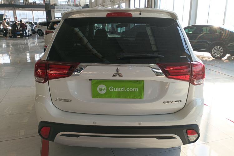 Used Mitsubishi Outlander 2019 2.4L 4x4 Zhi Xiang Edition 5 Seats China VI Standard