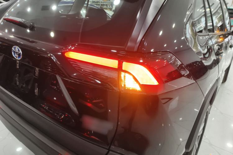 Used Toyota RAV4 2023 Dual-Motor 2.5L E-CVT Two-Wheel Drive Elite Edition
