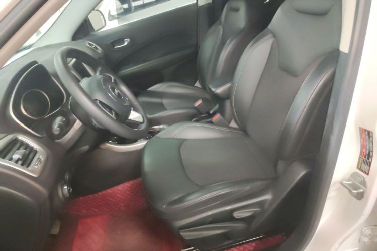 Used  Compass 2019 220T Automatic Enjoyment Version
