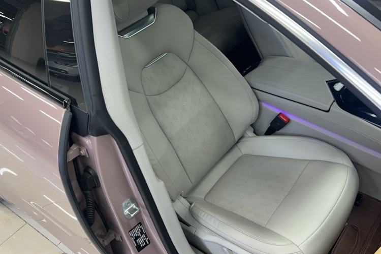 Used NETA S 2022 Extended-Range Version 1160 km Range Rear-Wheel Drive Mid-Grade