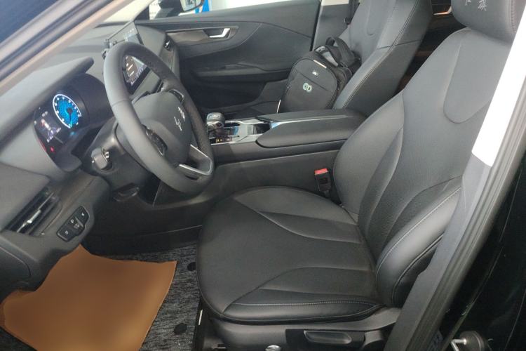 Used Hongqi E-QM5 2022 431 km Charge & Enjoy Edition