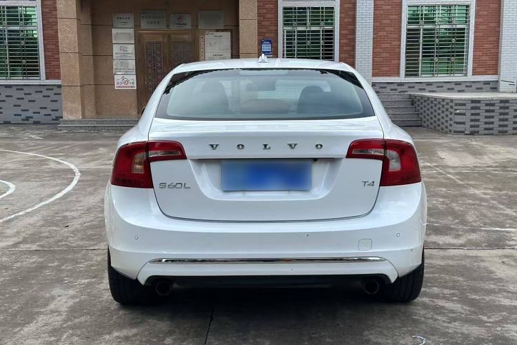 Used Volvo S60 2016 S60L T4 Zhiyuan Edition
