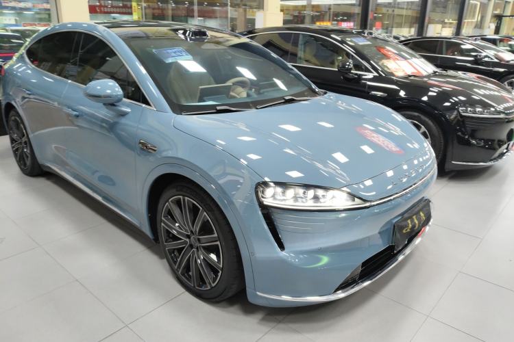 Used Hima Luxeed R7 2024 All-Electric 736 km Ultra
