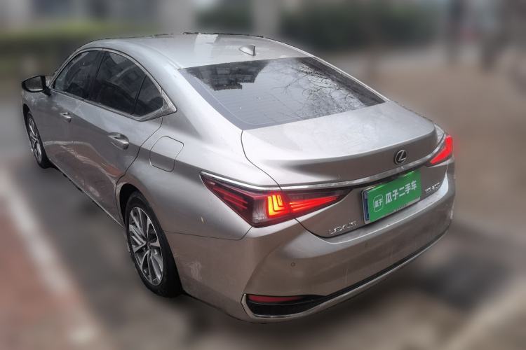 Used Lexus ES 2022 200 Excellence Edition
