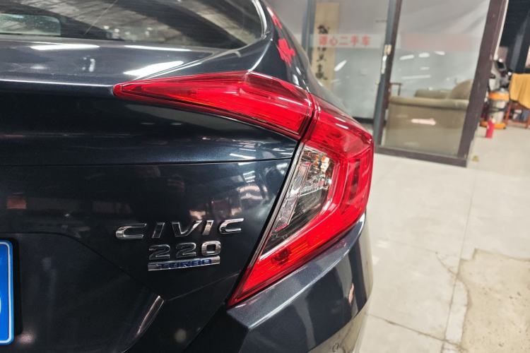 Used Honda Civic 2016 220TURBO CVT Prestige Edition
