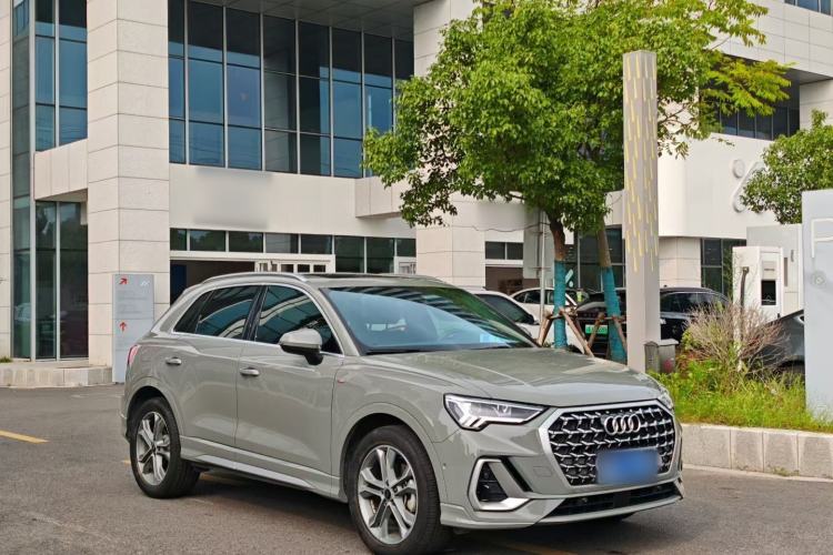 Used Audi Q3 2024 40 TFSI Fashion Dynamic Model
