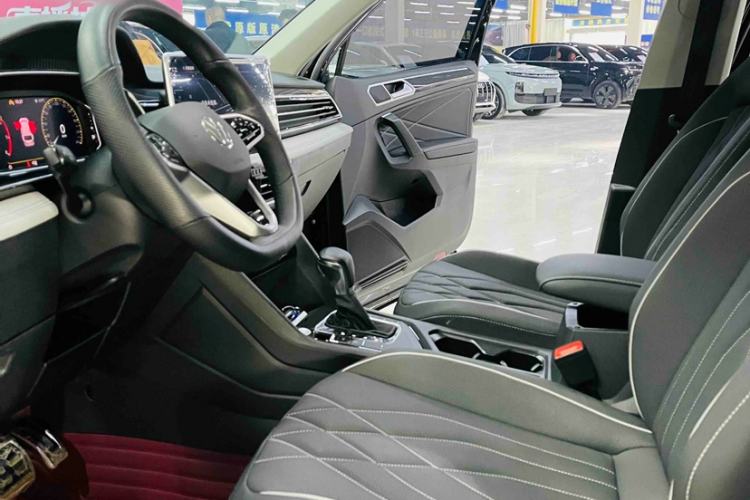 Used Volkswagen Tiguan L 2023 330TSI Automatic Two-Wheel Drive R-Line Enjoyment Edition