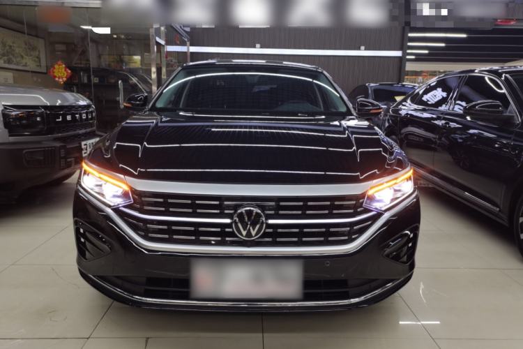 Used Volkswagen Passat 2023 Facelift 330TSI Luxury Edition
