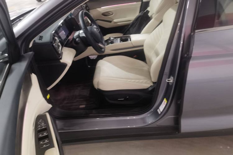 Used BYD Qin L 2024 DM-i 120KM Excellence Model
