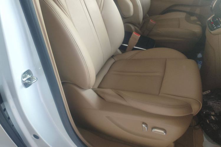 Used Buick GL8 2021 ES Landtrek 653T Luxury Model
