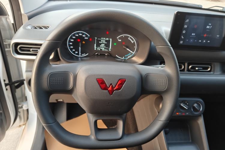 Used Wuling Hongguang New Energy 2025 Extended-Range Hybrid 50KM Comfort Version
